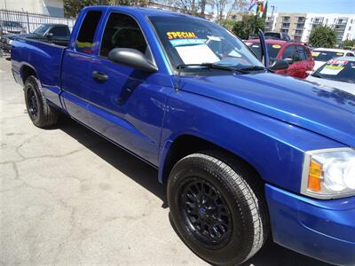 2006 Dodge Dakota SLT   - Photo 2 - Van Nuys, CA 91405