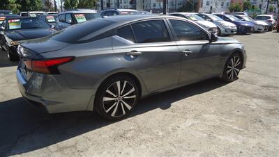 2021 Nissan Altima 2.5 SR   - Photo 4 - Van Nuys, CA 91405