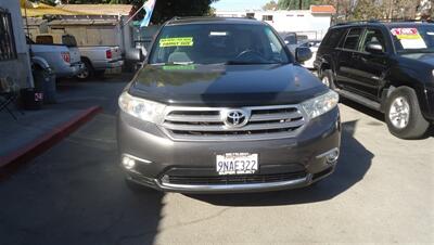 2013 Toyota Highlander Plus - Photo 2 - Van Nuys, CA 91405