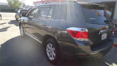 2013 Toyota Highlander Plus - Photo 7 - Van Nuys, CA 91405