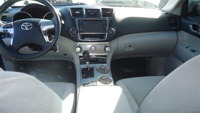 2013 Toyota Highlander Plus - Photo 21 - Van Nuys, CA 91405