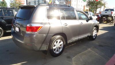 2013 Toyota Highlander Plus - Photo 4 - Van Nuys, CA 91405