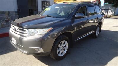 2013 Toyota Highlander Plus - Photo 5 - Van Nuys, CA 91405