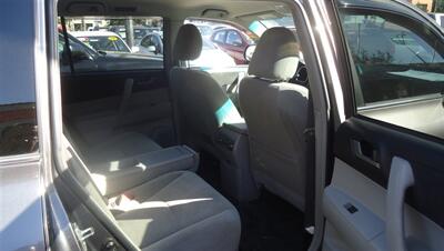 2013 Toyota Highlander Plus - Photo 13 - Van Nuys, CA 91405