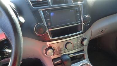 2013 Toyota Highlander Plus - Photo 23 - Van Nuys, CA 91405
