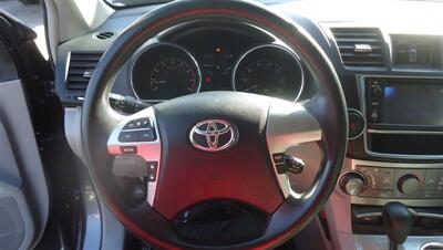 2013 Toyota Highlander Plus - Photo 22 - Van Nuys, CA 91405