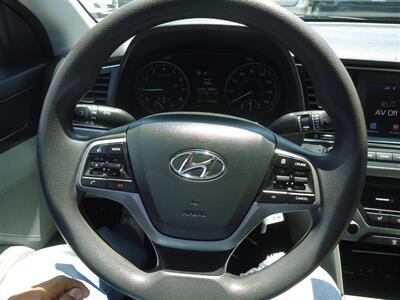 2018 Hyundai ELANTRA SEL   - Photo 15 - Van Nuys, CA 91405