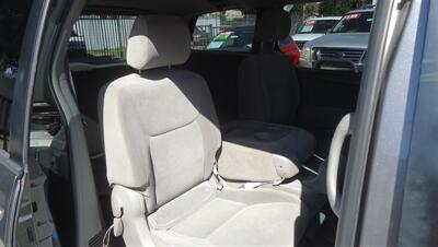 2005 Toyota Sienna LE 7 Passenger   - Photo 13 - Van Nuys, CA 91405