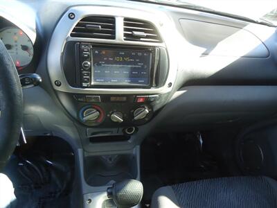 2003 Toyota RAV4   - Photo 19 - Van Nuys, CA 91405