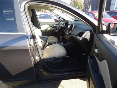 2015 Jeep Cherokee Limited   - Photo 13 - Van Nuys, CA 91405