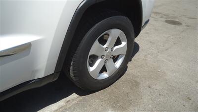 2011 Jeep Grand Cherokee Laredo - Photo 26 - Van Nuys, CA 91405