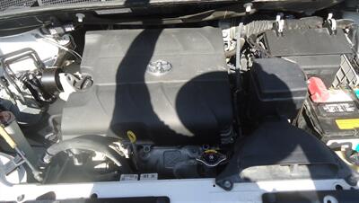 2014 Toyota Sienna SE 8-Passenger - Photo 28 - Van Nuys, CA 91405