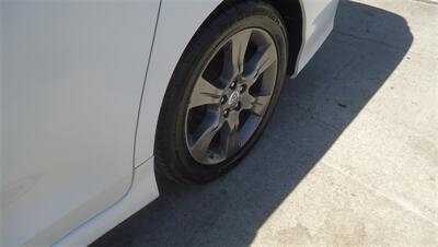 2014 Toyota Sienna SE 8-Passenger - Photo 31 - Van Nuys, CA 91405