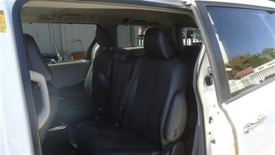 2014 Toyota Sienna SE 8-Passenger - Photo 20 - Van Nuys, CA 91405