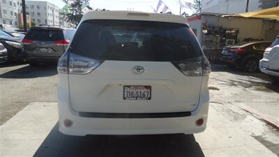2014 Toyota Sienna SE 8-Passenger - Photo 8 - Van Nuys, CA 91405