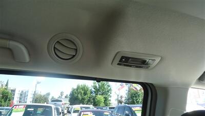 2014 Toyota Sienna SE 8-Passenger - Photo 15 - Van Nuys, CA 91405