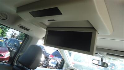 2014 Toyota Sienna SE 8-Passenger - Photo 14 - Van Nuys, CA 91405