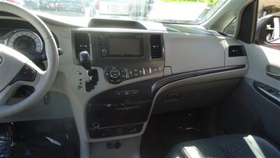 2014 Toyota Sienna SE 8-Passenger - Photo 23 - Van Nuys, CA 91405
