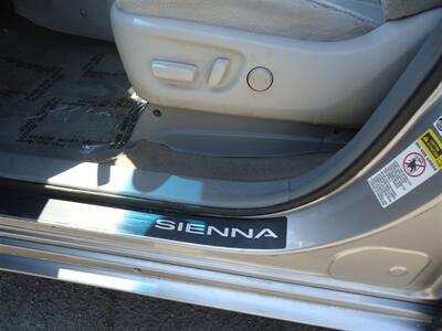 2013 Toyota Sienna LE 7-Passenger Auto   - Photo 26 - Van Nuys, CA 91405