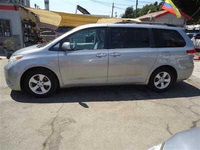2013 Toyota Sienna LE 7-Passenger Auto   - Photo 7 - Van Nuys, CA 91405