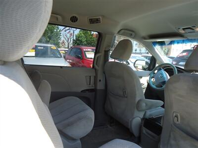 2013 Toyota Sienna LE 7-Passenger Auto   - Photo 14 - Van Nuys, CA 91405