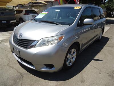 2013 Toyota Sienna LE 7-Passenger Auto   - Photo 6 - Van Nuys, CA 91405