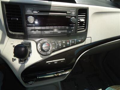 2013 Toyota Sienna LE 7-Passenger Auto   - Photo 32 - Van Nuys, CA 91405
