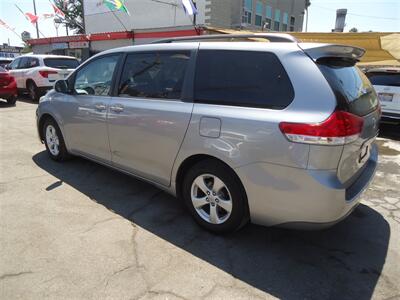 2013 Toyota Sienna LE 7-Passenger Auto   - Photo 8 - Van Nuys, CA 91405