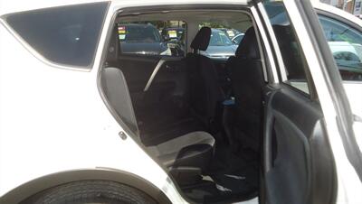 2015 Toyota RAV4 XLE - Photo 12 - Van Nuys, CA 91405