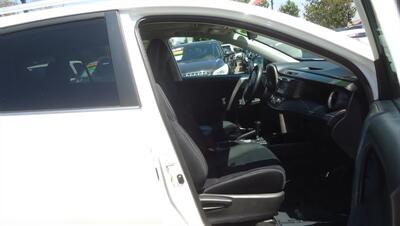 2015 Toyota RAV4 XLE - Photo 14 - Van Nuys, CA 91405