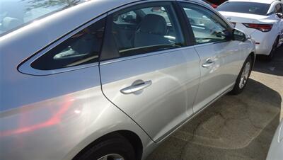 2016 Hyundai SONATA SE - Photo 8 - Van Nuys, CA 91405