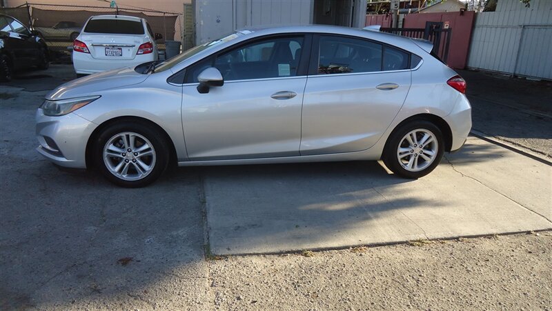 2017 Chevrolet Cruze LT Auto   - Photo 1 - Van Nuys, CA 91405