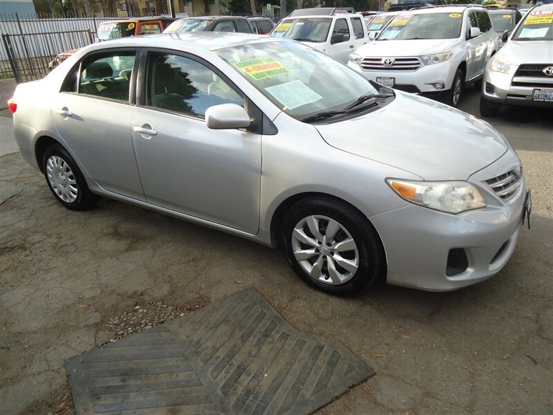 2013 Toyota Corolla LE   - Photo 1 - Van Nuys, CA 91405