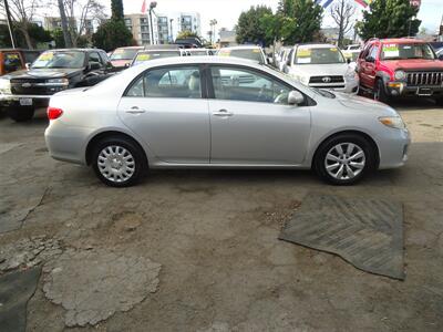 2013 Toyota Corolla LE   - Photo 2 - Van Nuys, CA 91405