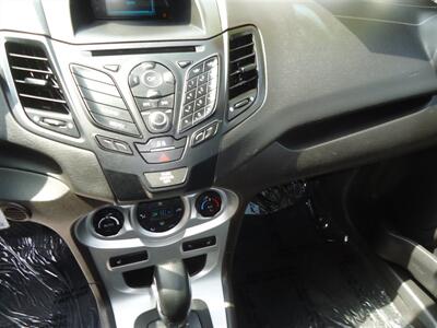 2015 Ford Fiesta SE   - Photo 16 - Van Nuys, CA 91405