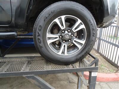 2016 Toyota Tacoma TRD Off-Road - Photo 10 - Van Nuys, CA 91405