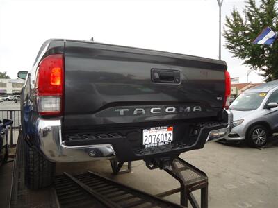 2016 Toyota Tacoma TRD Off-Road - Photo 19 - Van Nuys, CA 91405