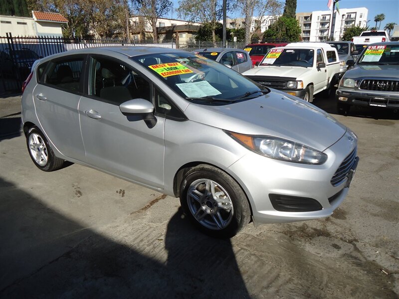 2017 Ford Fiesta SE   - Photo 1 - Van Nuys, CA 91405