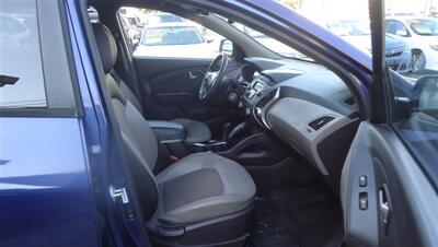 2011 Hyundai TUCSON GLS - Photo 12 - Van Nuys, CA 91405