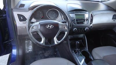 2011 Hyundai TUCSON GLS - Photo 18 - Van Nuys, CA 91405