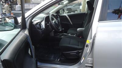 2016 Toyota RAV4 LE - Photo 18 - Van Nuys, CA 91405