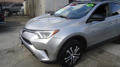 2016 Toyota RAV4 LE - Photo 7 - Van Nuys, CA 91405