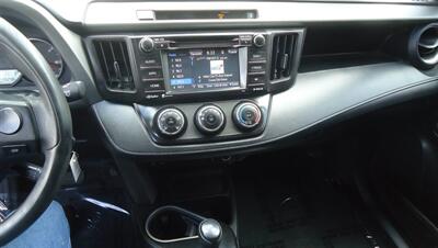 2016 Toyota RAV4 LE - Photo 23 - Van Nuys, CA 91405
