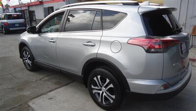 2016 Toyota RAV4 LE - Photo 9 - Van Nuys, CA 91405