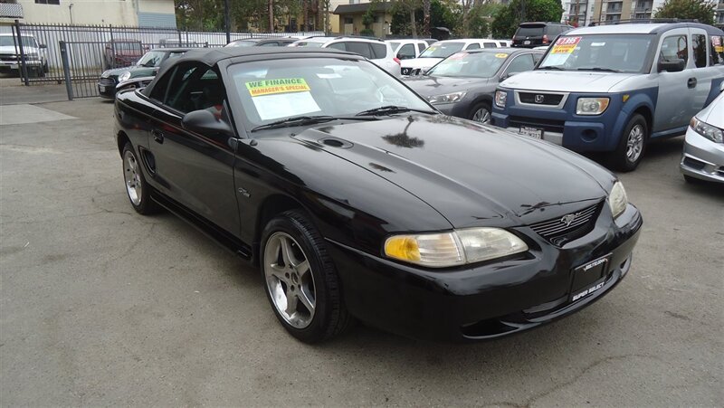 1998 Ford Mustang GT   - Photo 1 - Van Nuys, CA 91405