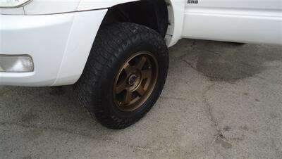 2004 Toyota 4Runner SR5   - Photo 26 - Van Nuys, CA 91405