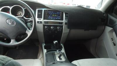 2004 Toyota 4Runner SR5   - Photo 18 - Van Nuys, CA 91405