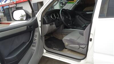 2004 Toyota 4Runner SR5   - Photo 20 - Van Nuys, CA 91405