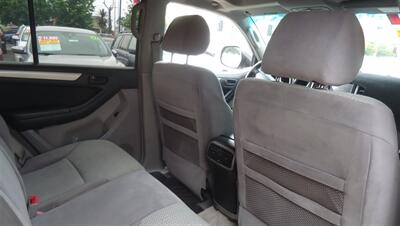 2004 Toyota 4Runner SR5   - Photo 13 - Van Nuys, CA 91405