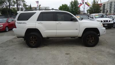 2004 Toyota 4Runner SR5   - Photo 3 - Van Nuys, CA 91405